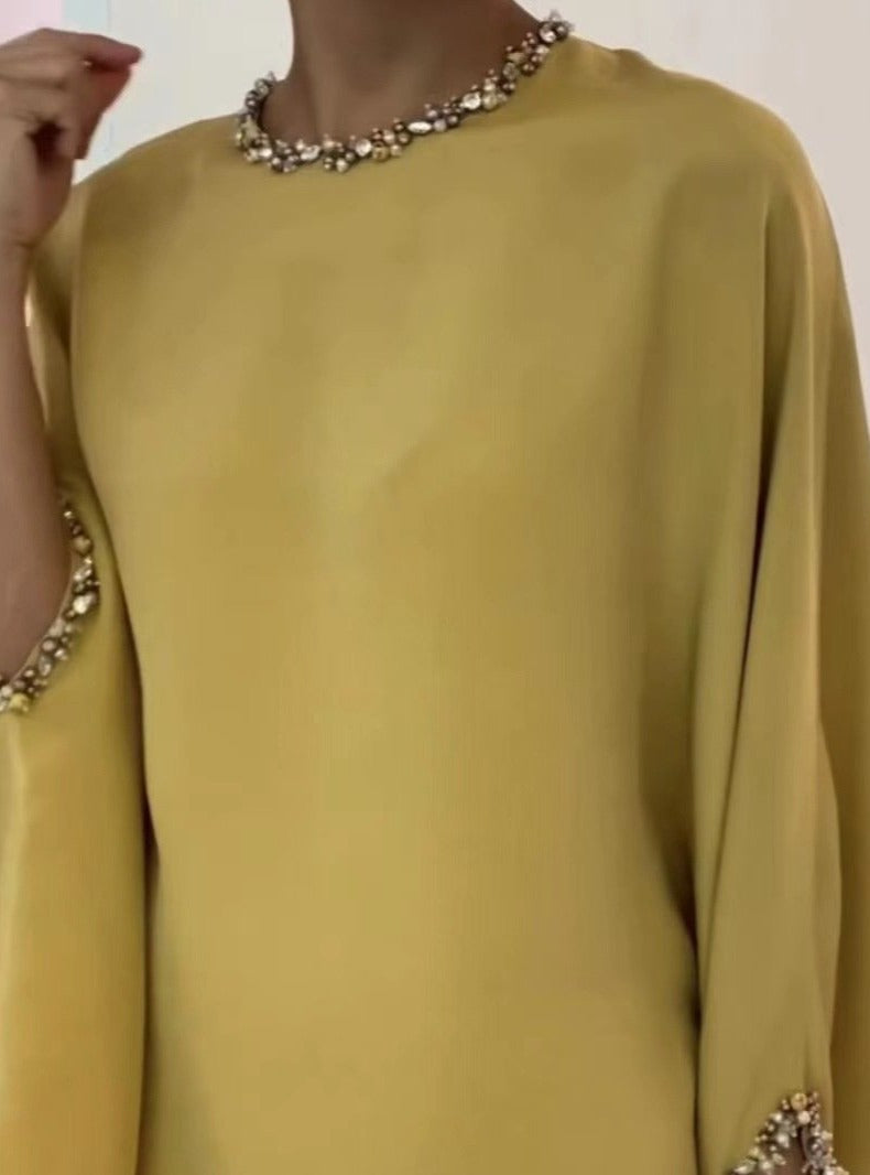 Asya - Sukienka z Ameryki z Perłowymi Ozdobami